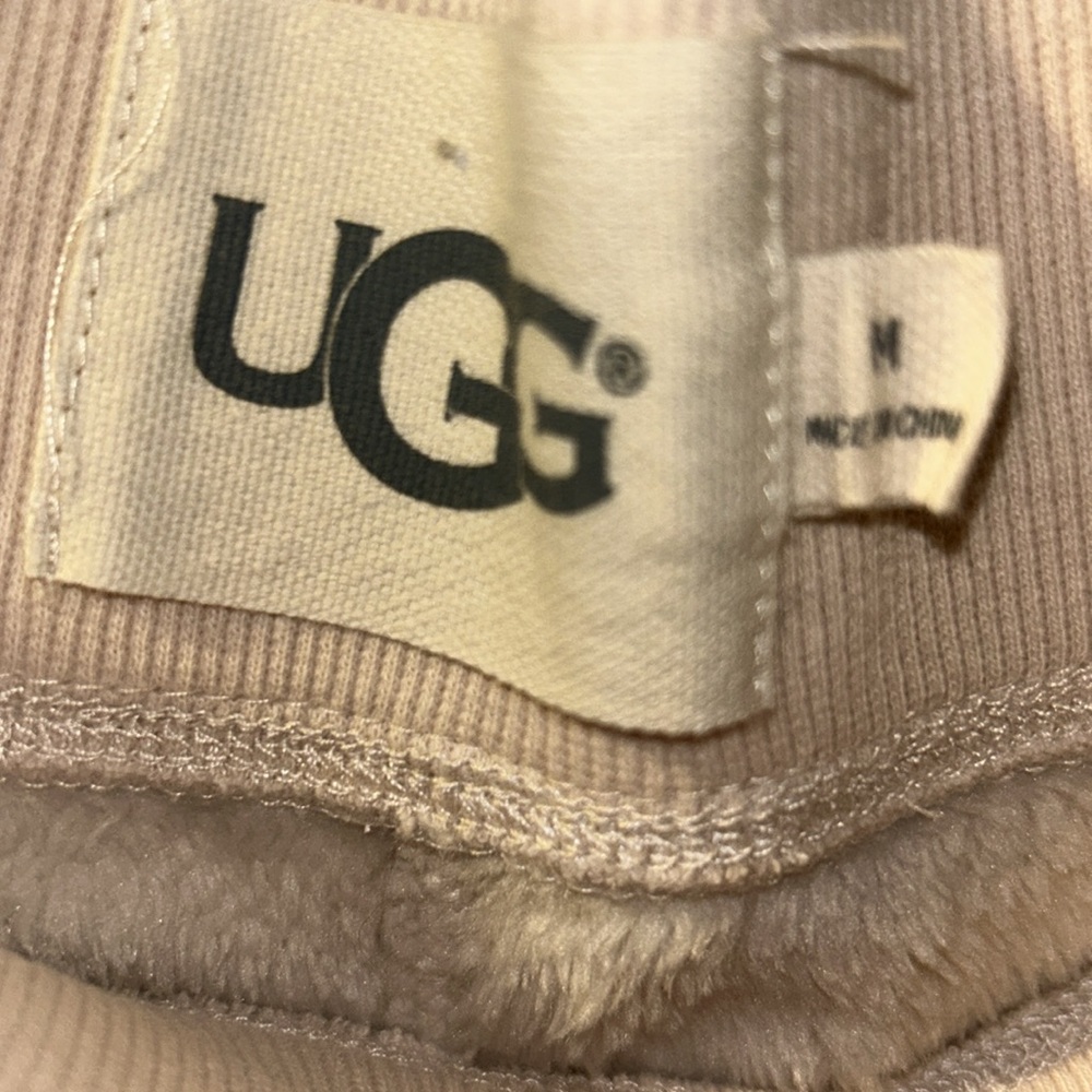 UGG light pink Fuzzy fleece Joggers size medium - Picture 5 of 5
